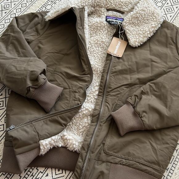 PATAGONIA W’s Shelled Sherpa Flight Jacket - Picture 3 of 5